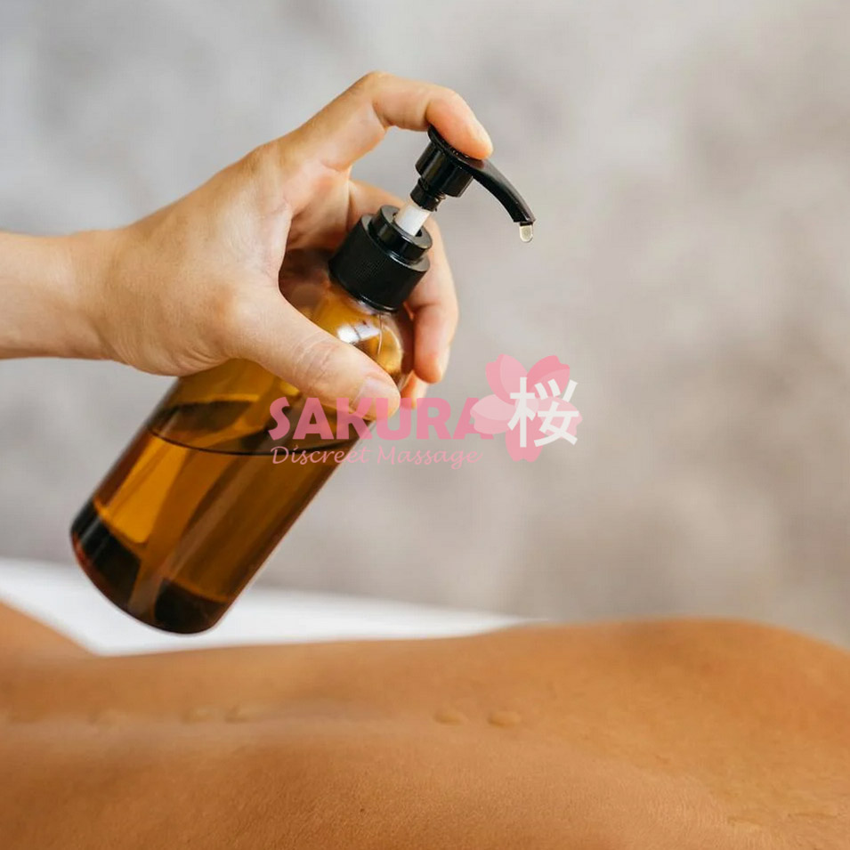 Sakura's b2b massage oil
